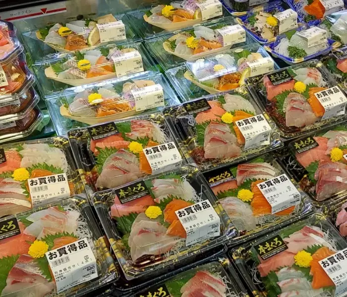 コープ水産の社員が作った美味しい刺身盛り合わせ